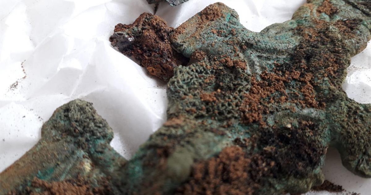 Anglo-Saxon Settlement And Cemetery Complex Excavated In England