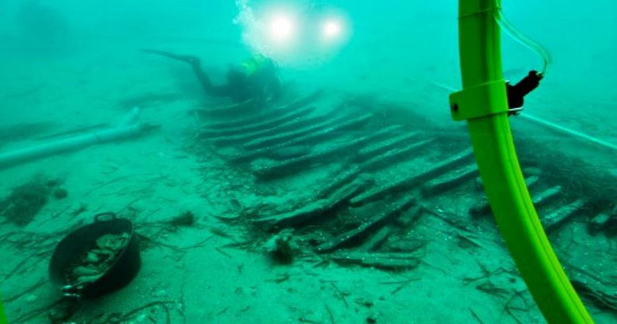 : Archaeologists working on the remains of the Iberian wreck Cala Cativa I.