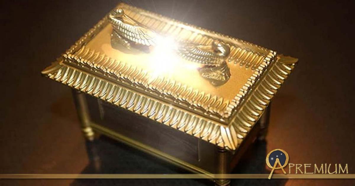 Model of the Ark of the Covenant