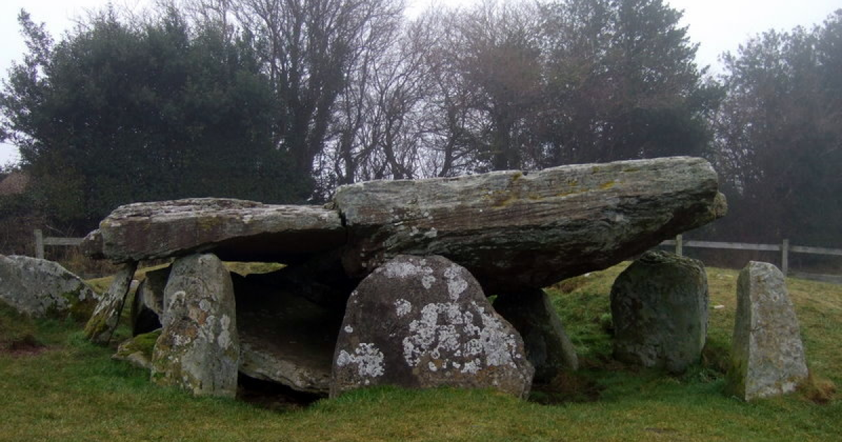 Arthur’s Stone dolmen, near Dorstone, Herefordshire, UK.