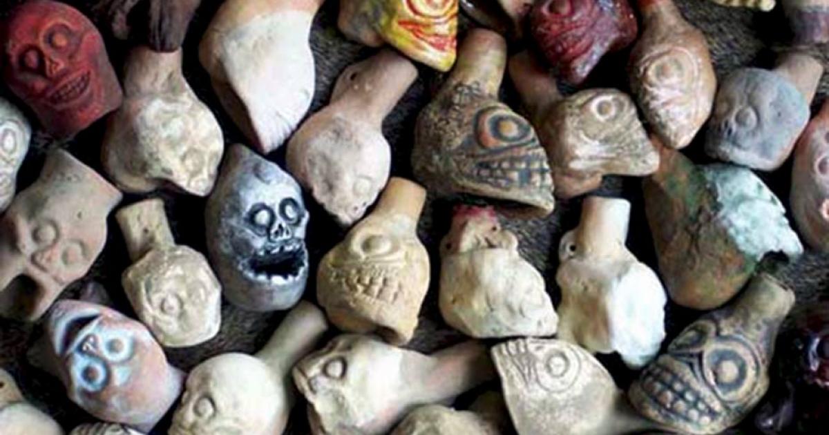 Experimental models of Aztec death whistles