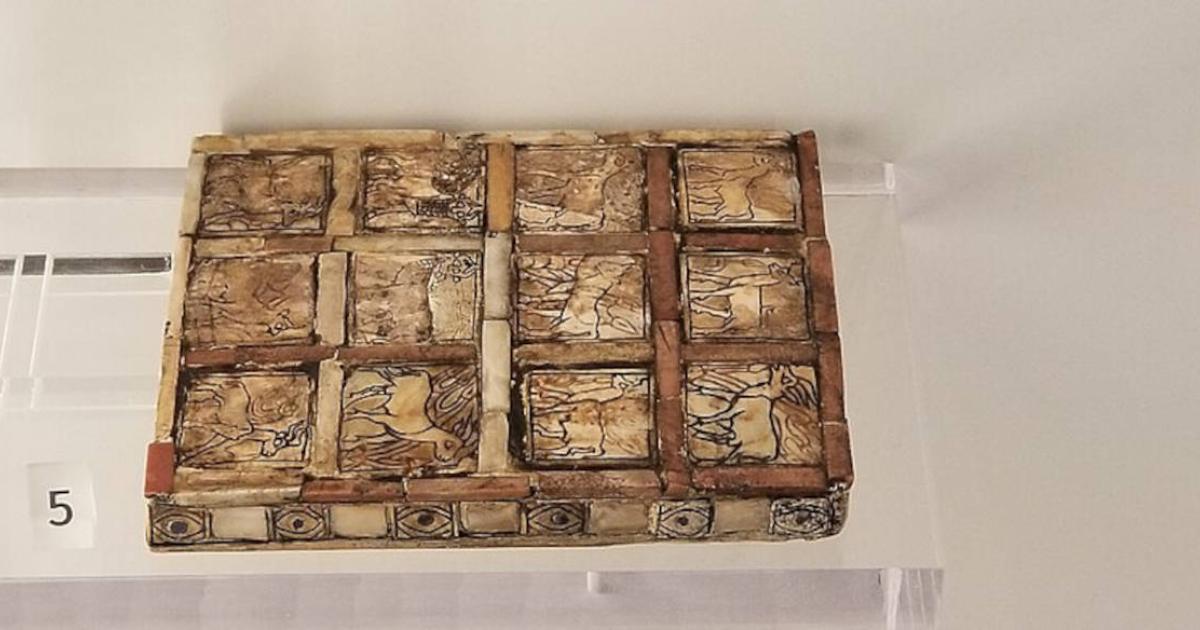 Well-preserved ancient game board from Ur (Iraq), from 2450 BCE, on display at the Penn Museum in Philadelphia.