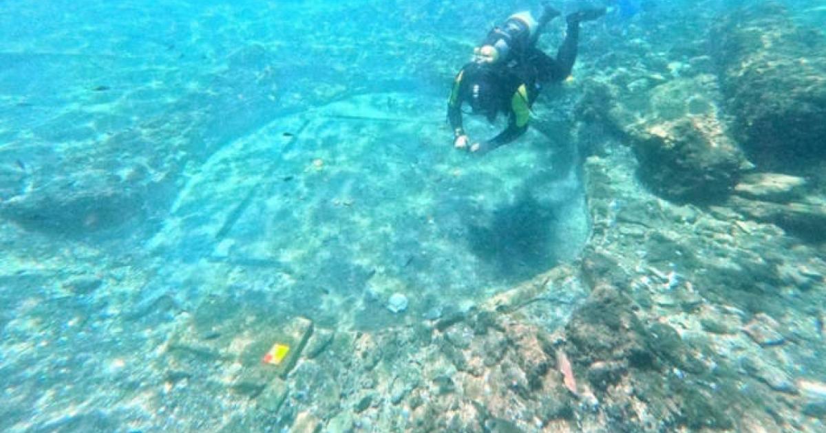 Underwater archaeological site showing Roman ruins beneath the waters of Baiae 