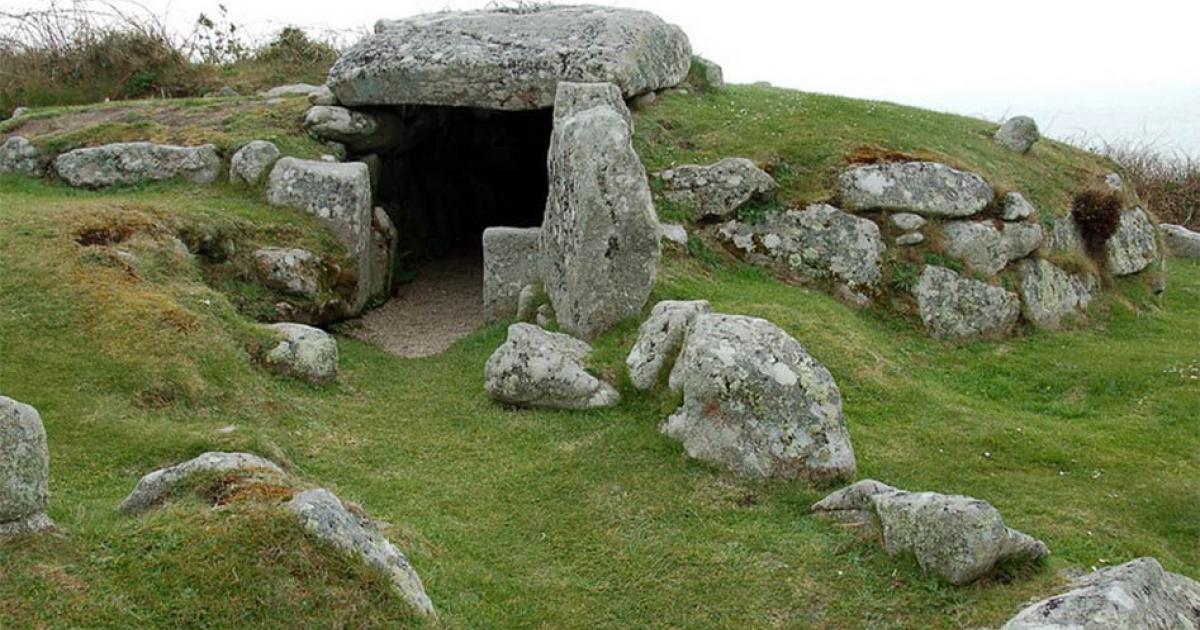 The entrance to Bant’s Carn             Source: Stringer, J / CC BY-NC 2.0