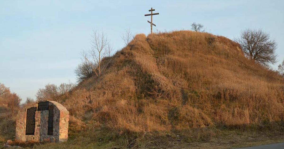 Remains of the castle at Bilhorod Kyivskyi in the Ukraine. Source: Kiyanka / CC BY-SA 4.0