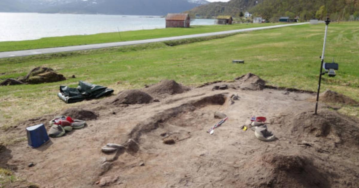 Overview of the boat burial site on Senja, Northern Norway. 