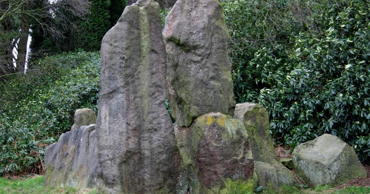 The Bridestones, several large stones            Source: Peel, M / CC BY-SA 4.0