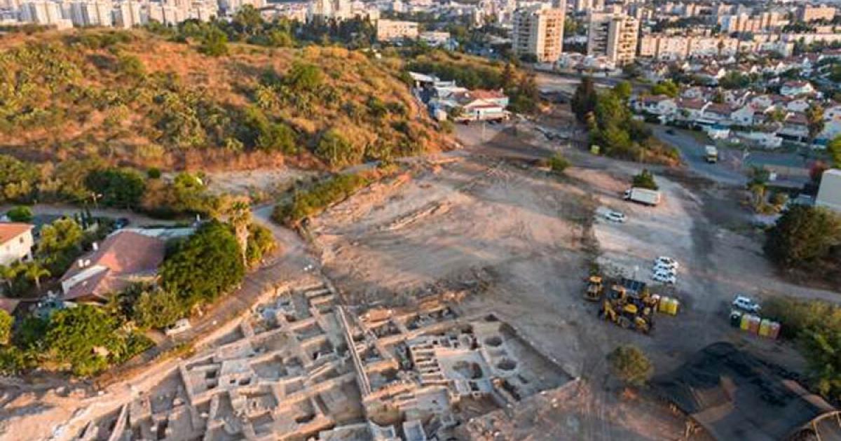 Excavation of Byzantine-era winery by the Israel Antiquities Authority at Yavne, Israel. Source: Assaf Peretz / Israel Antiquities Authority