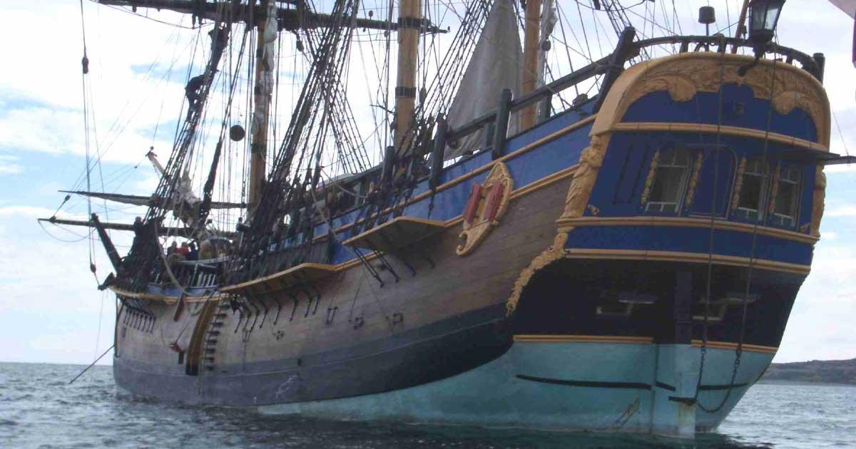 This replica of Captain Cook's famous Endeavour ship, one of two modern replicas. Source: Dennis4trigger / CC BY-SA 3.0