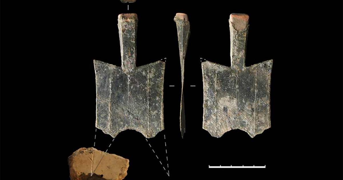 The oldest Chinese spade coin found at Guanzhuang, reconstructed with the tip reconstructed based on a coin mold from the site. Source: H. Zhao / Antiquity Publications Ltd