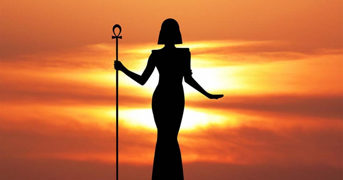 Wonder-Woman Playing Cleopatra Sparks Racial Controversy