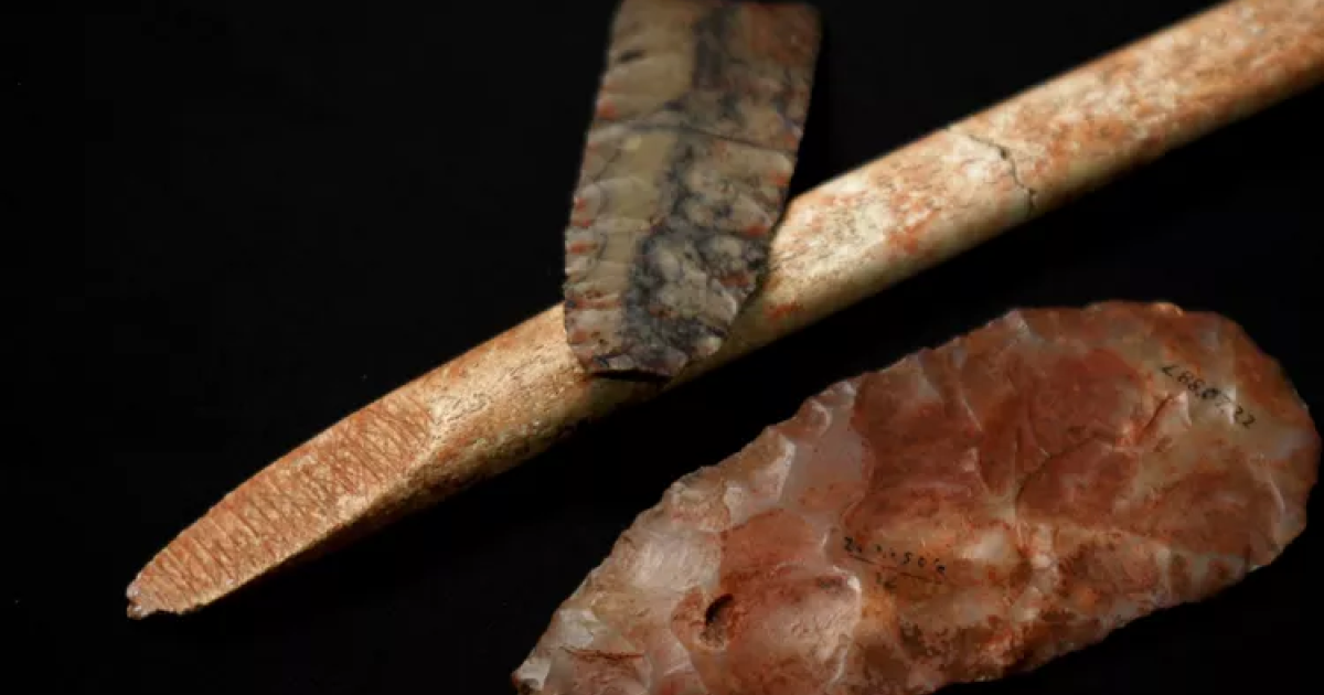 Clovis artifacts and foreshaft associated with the Anzick burial, Montana