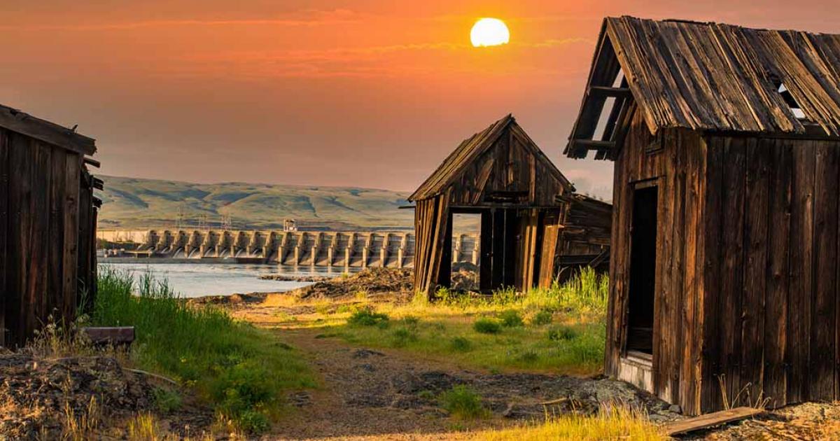 Abandoned Indian village on the Columbia River. Source: Bob / Adobe Stock.