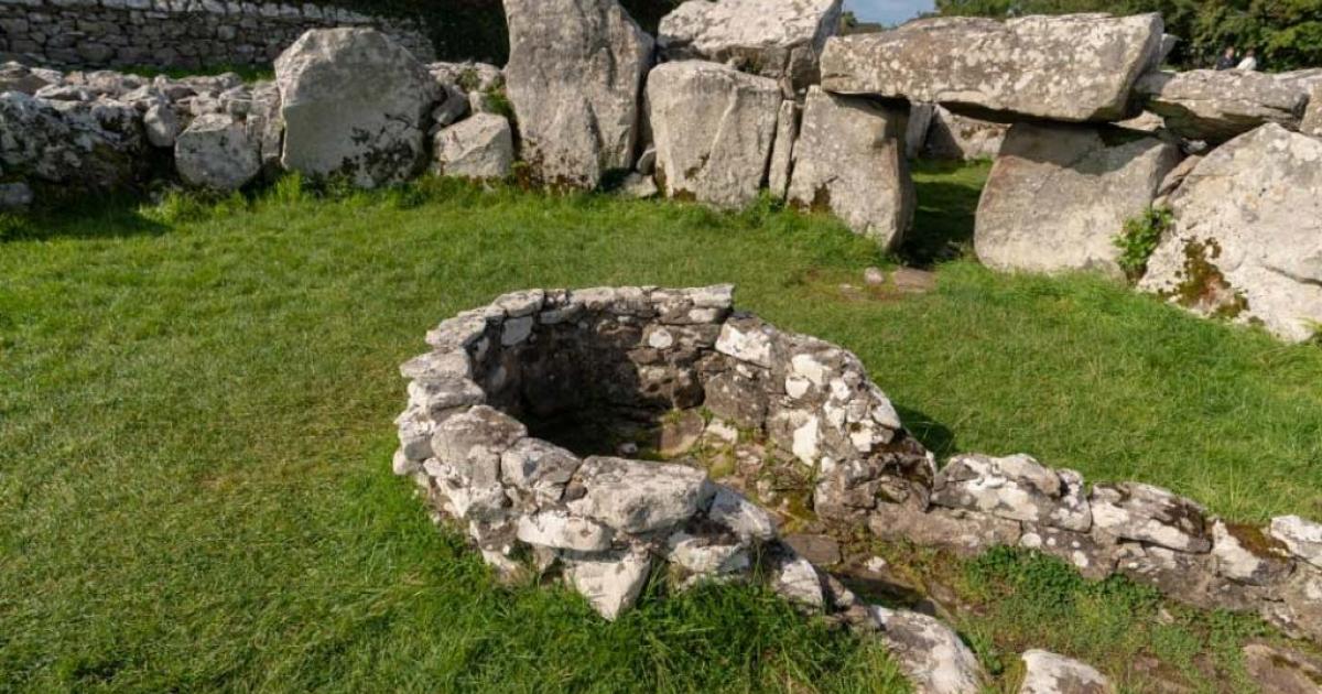 Creevykeel Court Tomb. 