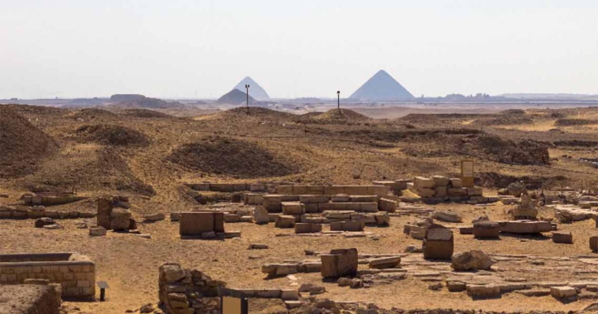 A view of the The Dahshur necropolis in Egypt, from the Saqqara necropolis.  Source: Blumesser/Adobe Stock