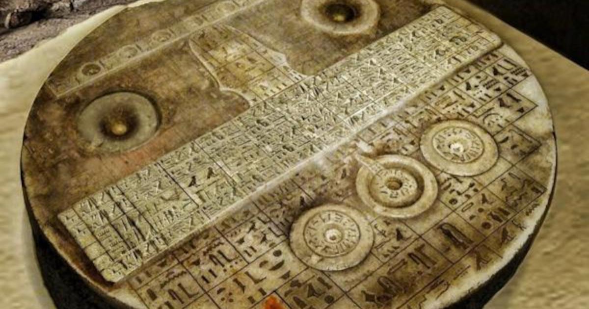 Enhanced image of the stone tablet designated as the offering table of Defdji.