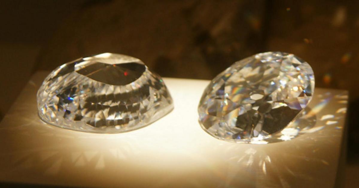 Replicas of the Koh-i-Noor Diamond – The Mountain of Light. 