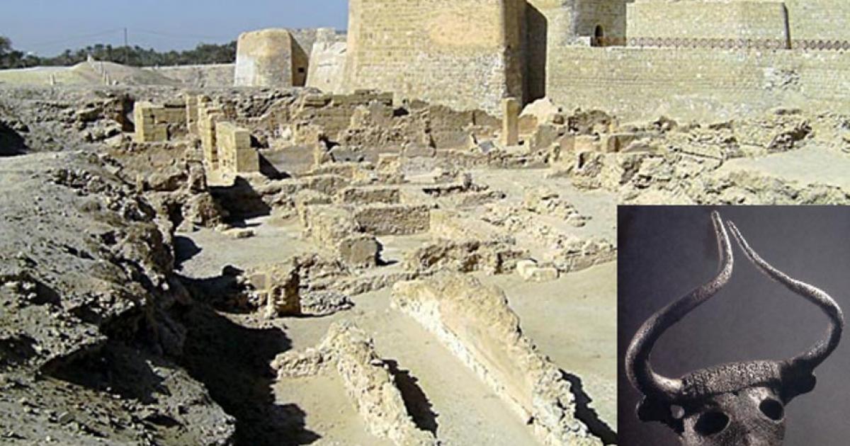 Ruins of the Bahrain Fort and what may be the location of the old capital of the Dilmun civilization.