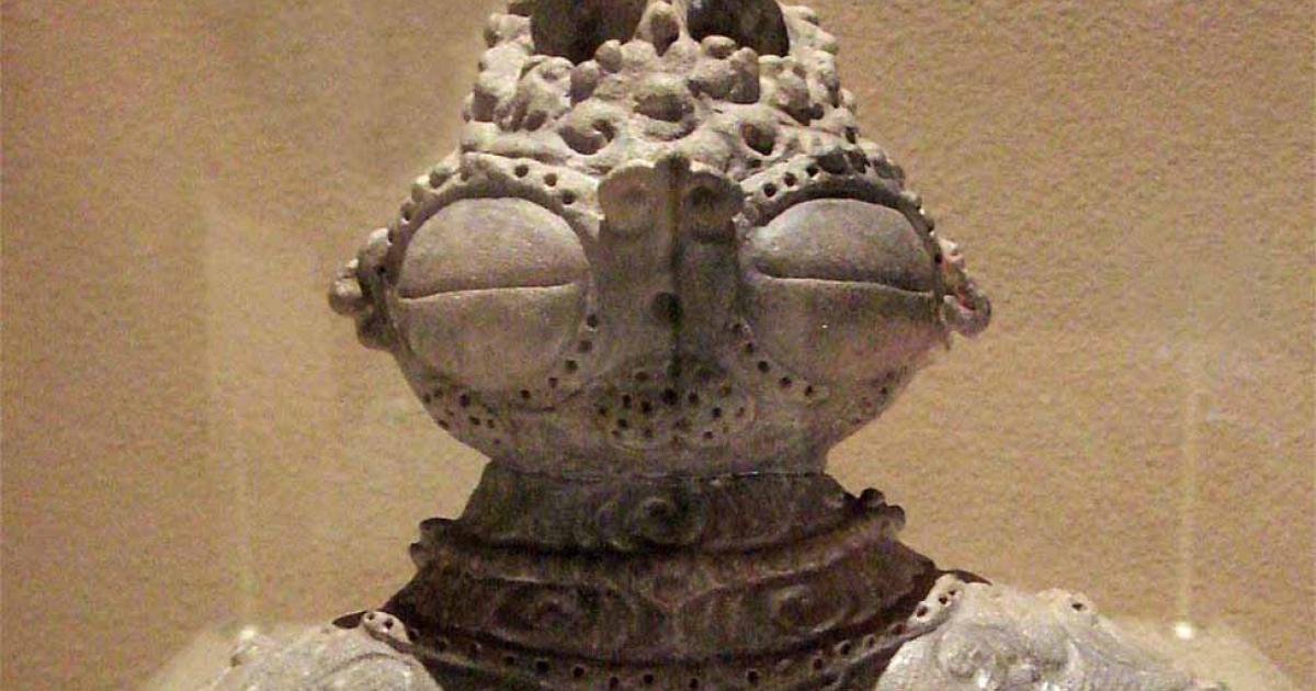 Prehistoric Jomon dogu statue with large eyes and hips, Ebisuda Site in Tajiri, Miyagi Prefecture, Japan.  1000–400 BC. Source: World Imaging/CC BY-SA 3.0