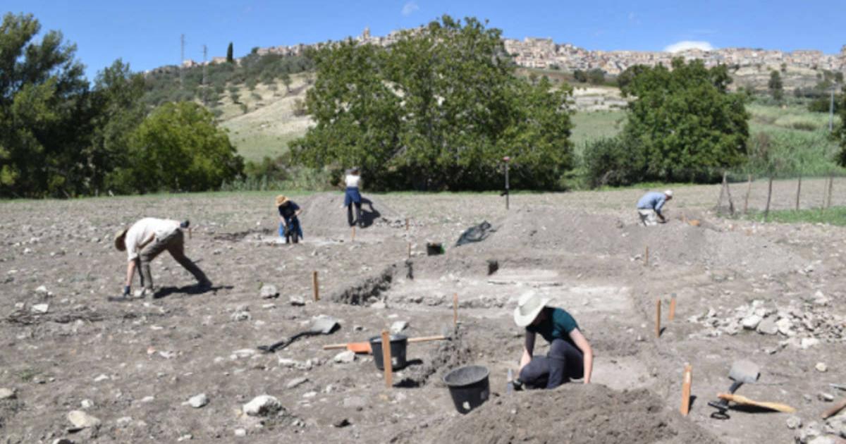 Archaeological excavations that unearthed Roman domus near Vizzini, Sicily.