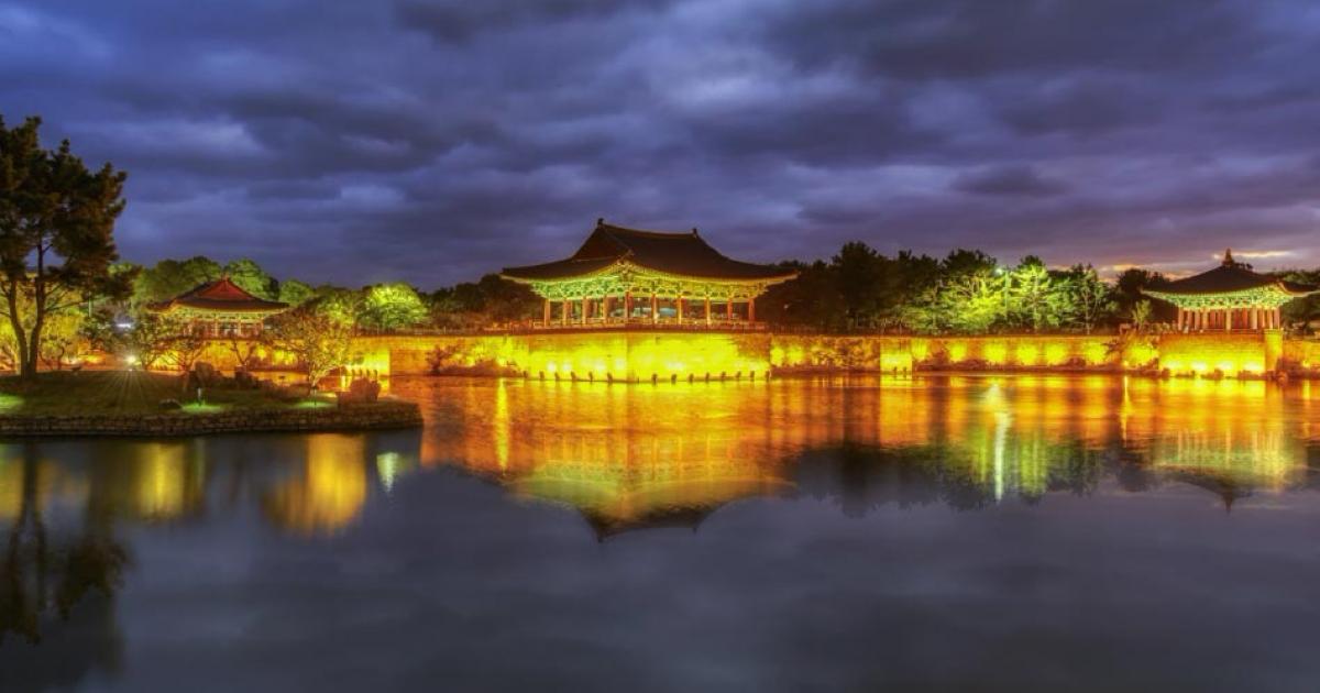 Donggung Palace and Wolji Pond at sunset   Source: ARTIT/ Adobe Stock