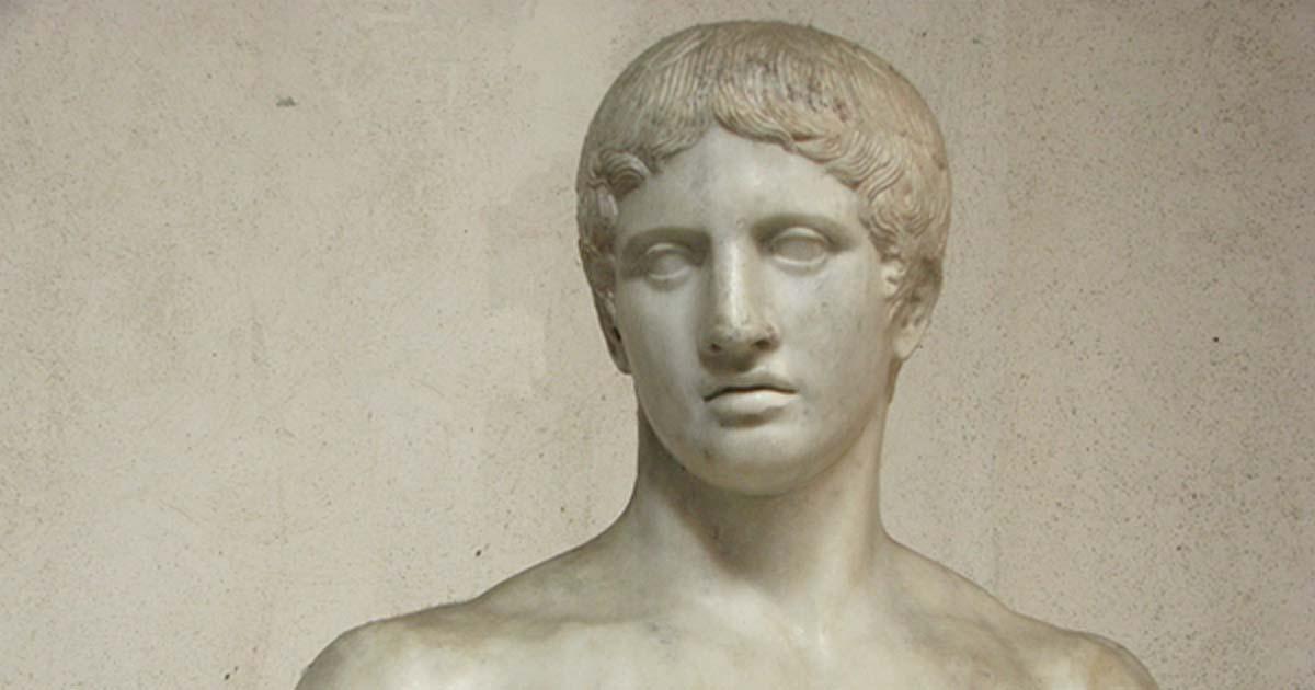 Detail of a copy of the Doryphoros of Polykleitos. 