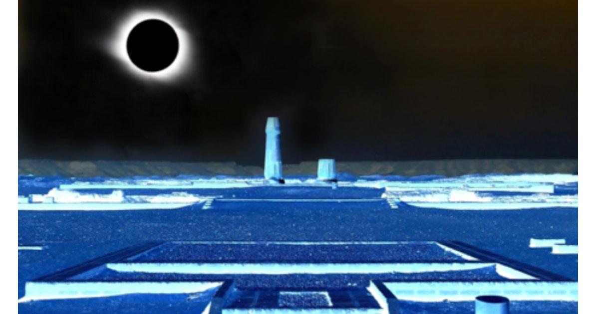 Main: Temple of Aton in Amarna (CC by SA 3.0). Inset eclipse (public domain)