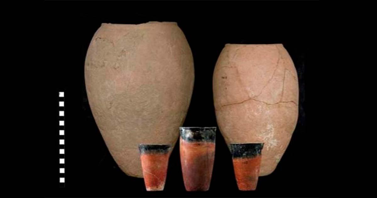 The complete large straw-tempered Egyptian beer jars from Hierakonpolis in the background. Source:  Journal of Anthropological Archaeology