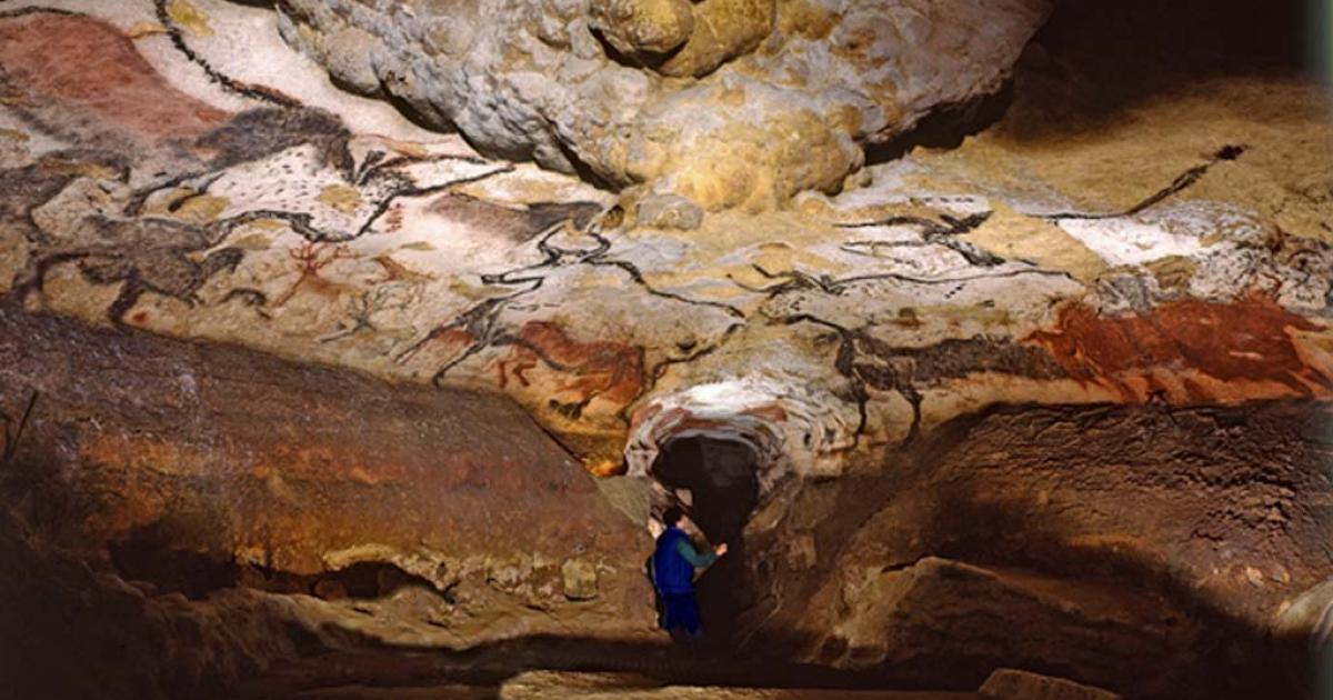 Great Hall of the Bulls, 15,000–13,000 BCE, Paleolithic rock painting, Lascaux, France ©Ministère de la Culture et de la Communication