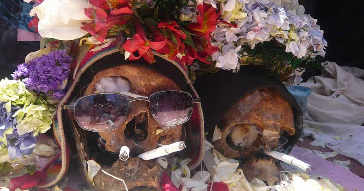 The Bolivian celebration known as the Fiesta de las Ñatitas pays homage to the dead. Source: Carlillasa / CC BY-SA 4.0