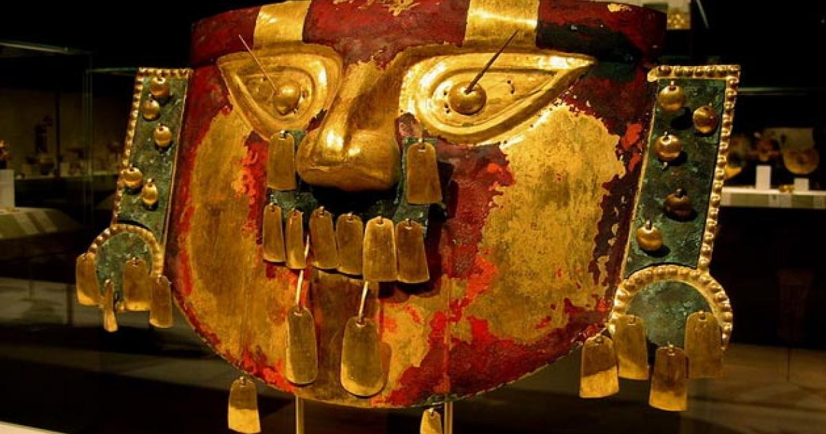 Funerary mask, Sican culture, Metropolitan Museum of Art, NYC, USA 