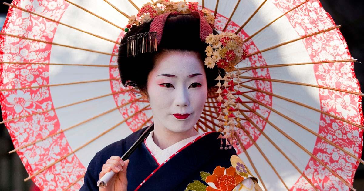 Geishas, once misunderstood as courtesans, they were the epitome of grace, mastering arts and skills that challenged the stereotypes of their time. Source: Max Ferrero/Adobe Stock