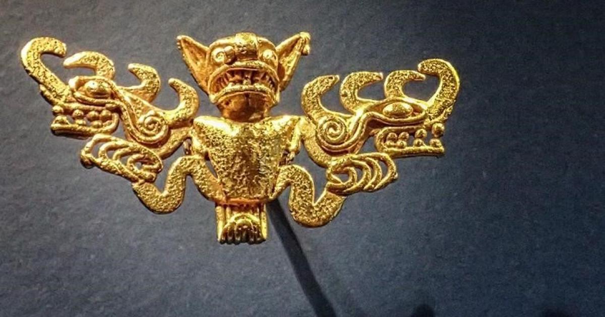 Gold pendant from the Panama culture