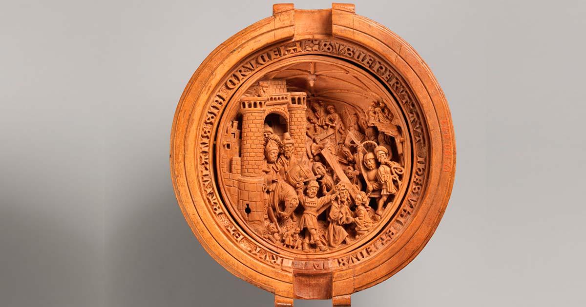 A Gothic boxwood miniature prayer bead. Source: Metropolitan Museum of Art / Public Domain.