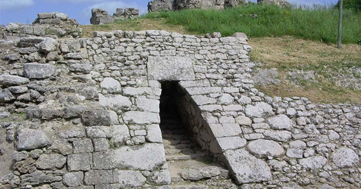 Trading in the Bronze Age: Living the High Life in the Great City of Ugarit