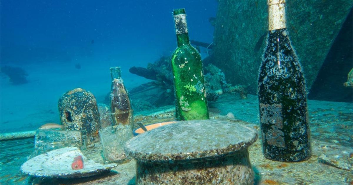 Representation of Greek wine under the sea. Source:  Christian Horras / Adobe stock