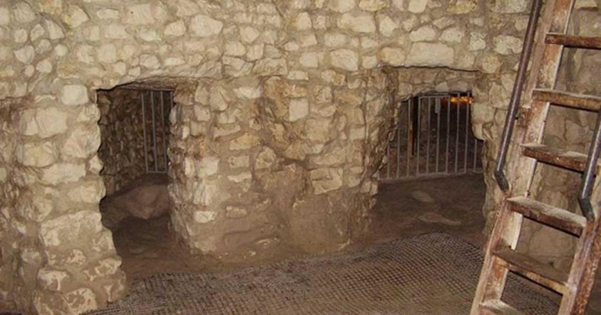 Grime's Graves: 5,000-Year-Old Flint Mine Opens a Window to the Past