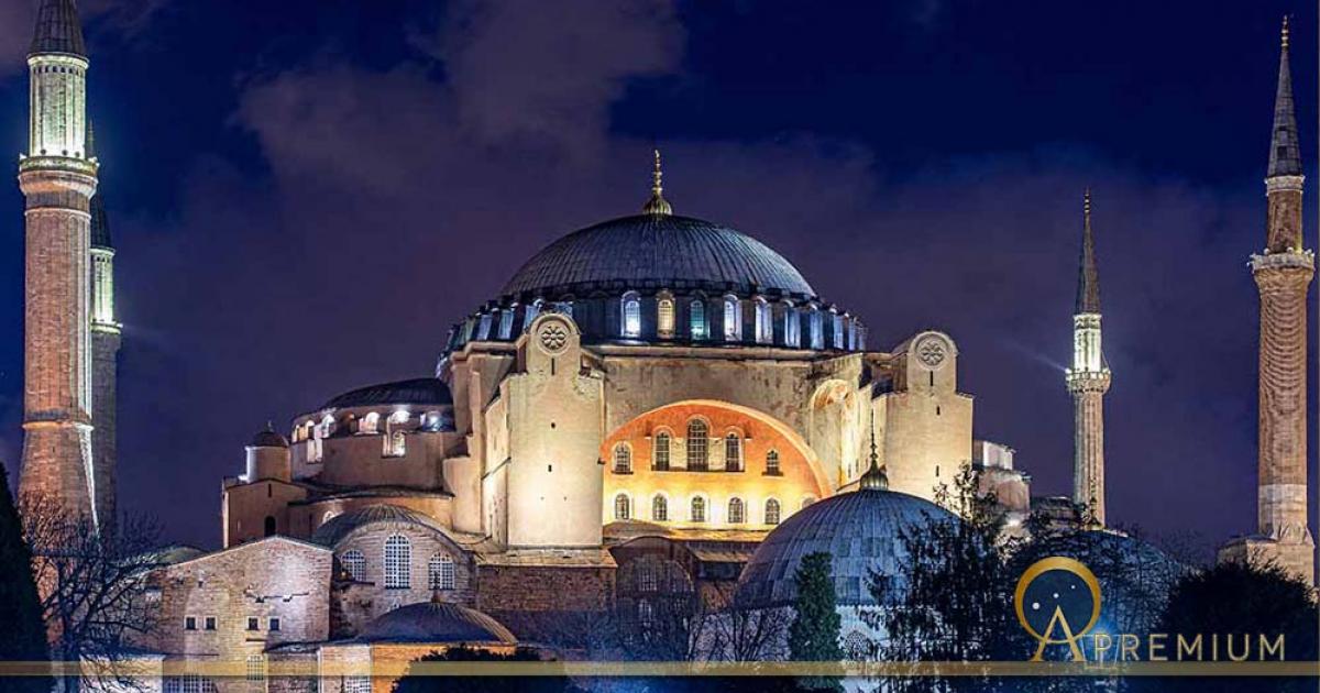 Night Time over Hagia Sophia or Hagia Sophia Church of the Holy Wisdom in Istanbul, Turkey  (Savvapanf Photo / Adobe Stock)