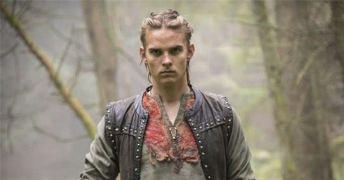 The character Hvitserk, probably a nickname for Halfdan Ragnarsson, in the series Vikings.