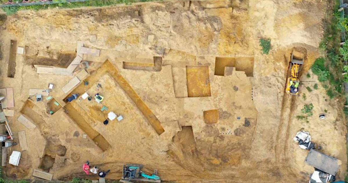 The building floor plans formerly belonged to rectangular cult buildings made of clay framework at the Haltern Roman camp in Germany. Source: LWL / C. Hentzelt