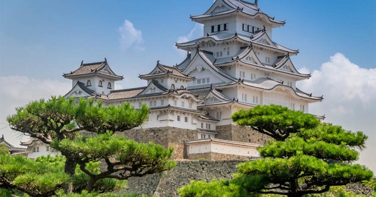 Himeji Castle in Spring         Source: CreEngine / Adobe Stock