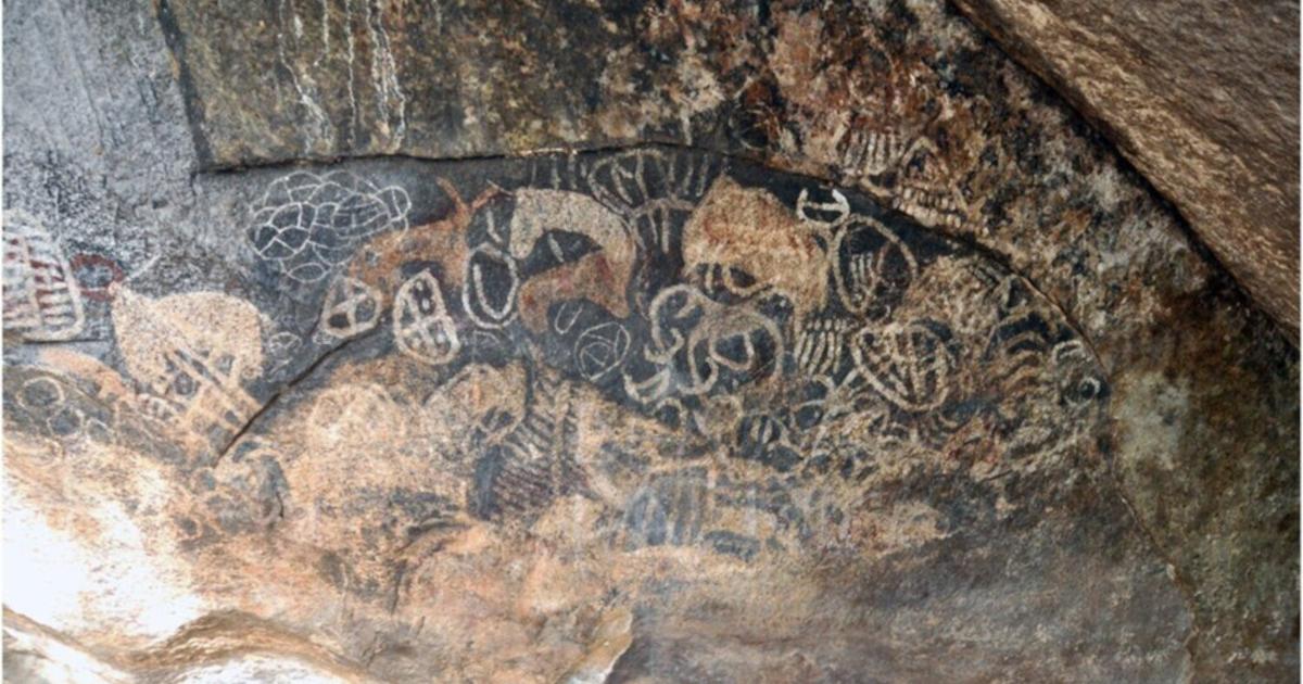 Kakapel rock art panel.