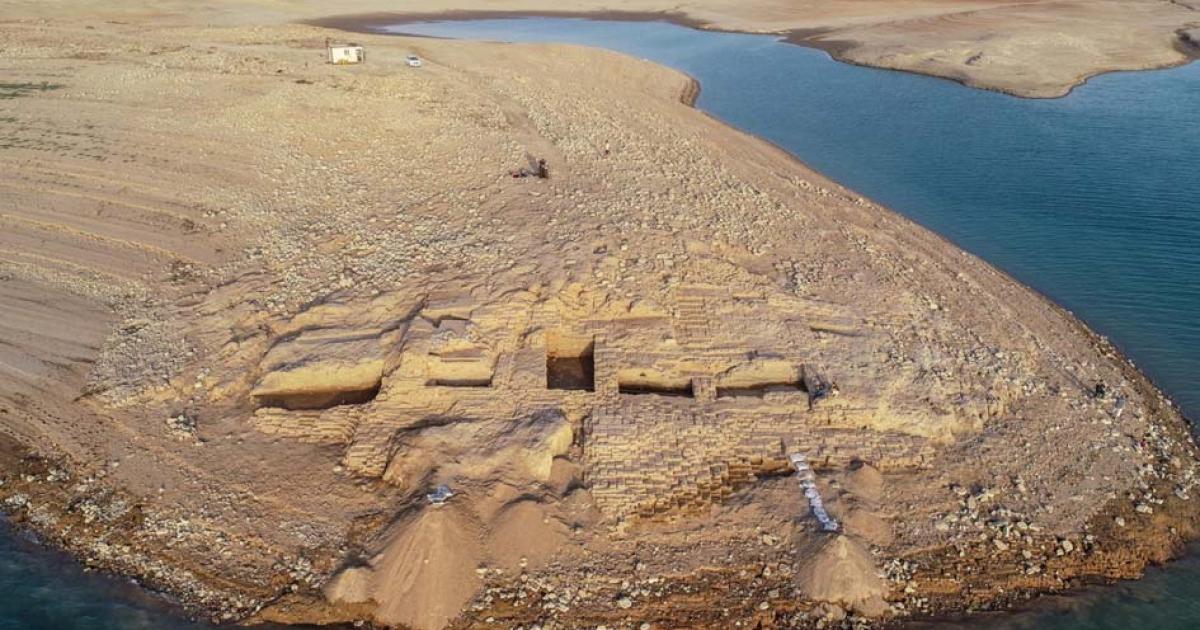 Aerial view of the Kemune Palace from the west. The imposing palace would have once stood just 20 meters from the Tigris River. Source: University of Tübingen eScience Cente / Kurdistan Archaeology.