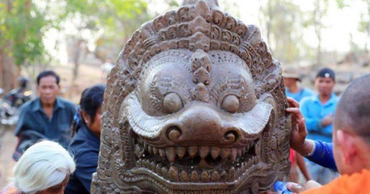 Lion statue unearthed from reservoir in Cambodia.    Source: Department of Protection and Conservation of Ancient Constructions