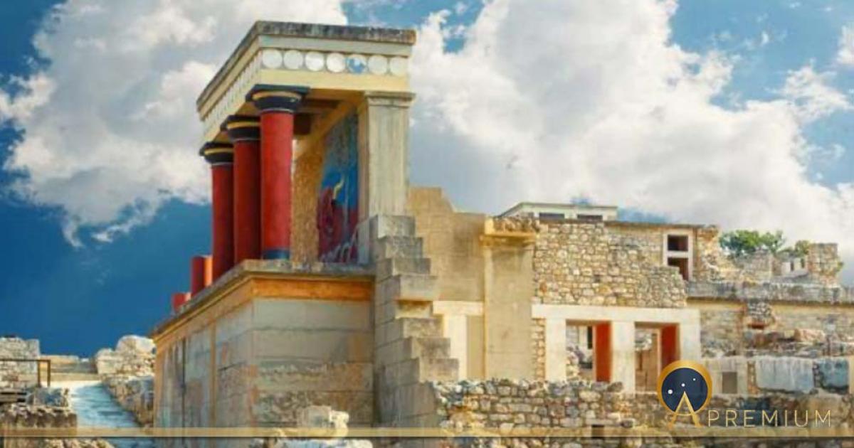 Another viewpoint of the Knossos palace at Heraklion, Crete, which is part of the extensive Knossos Palace ruins that are full of details relating to the great Minoan civilization of the Aegean Sea. ( vladimircaribb / Adobe Stock)