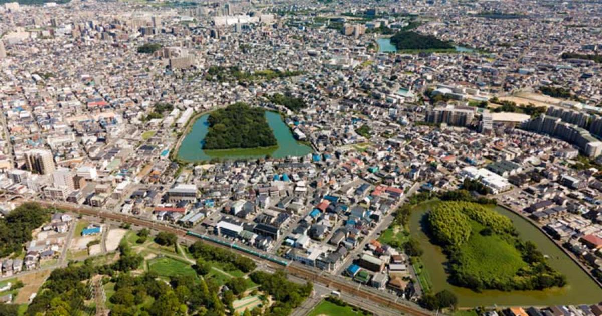 Aerial photo of the Daisenryo Kofun , the largest of the Mozu tombs, a group of megalithic tombs located in Sakai, Japan. Source: TM / Adobe Stock