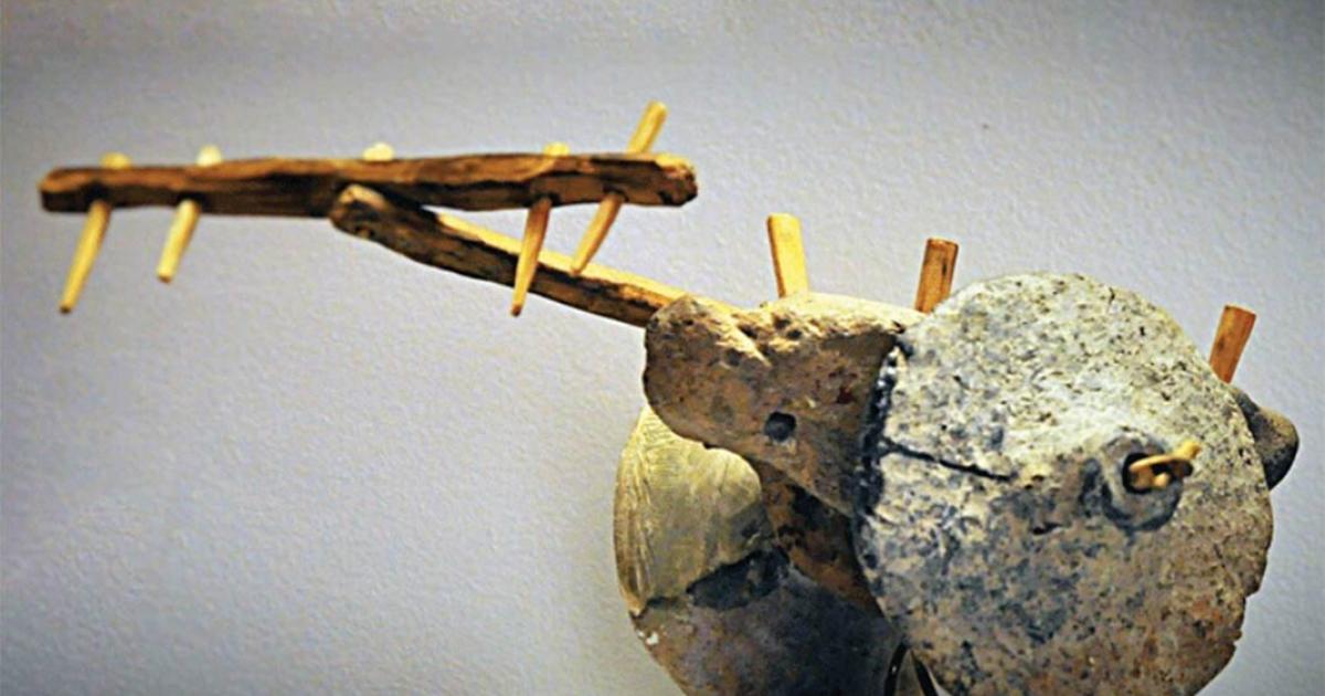 Terracotta model of a chariot used by the Kura-Araxes people, 4th-3rd millennium BC Source: Tehran Times / CC 4.0