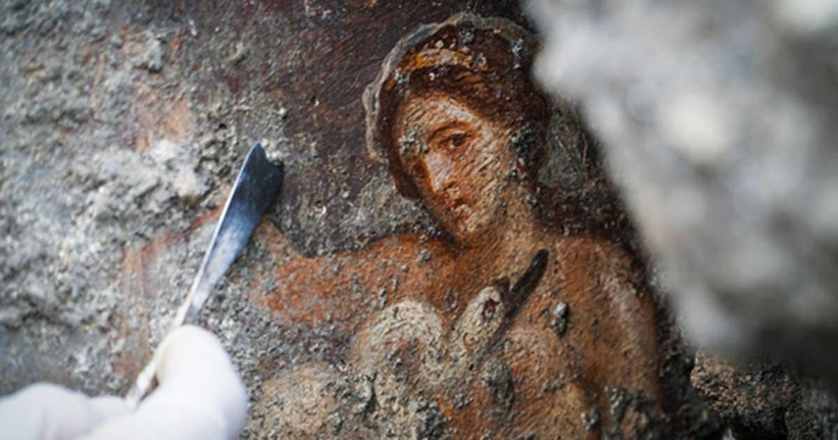 Leda and the Swan fresco found at Pompeii 