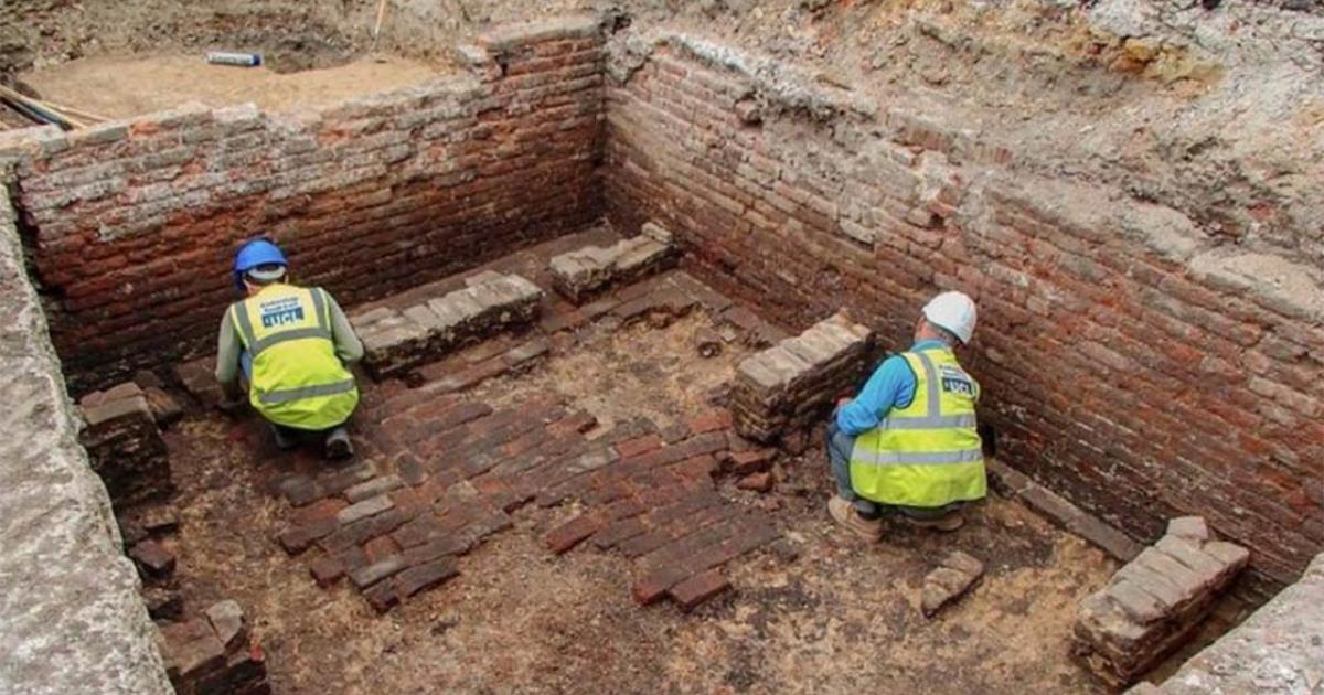 Archaeologists found the remains of well-preserved brick-lined cellar believed to be of London’s oldest theater, the Red Lion playhouse, in Whitechapel, East London. Source: Archaeology South-East / UCL
