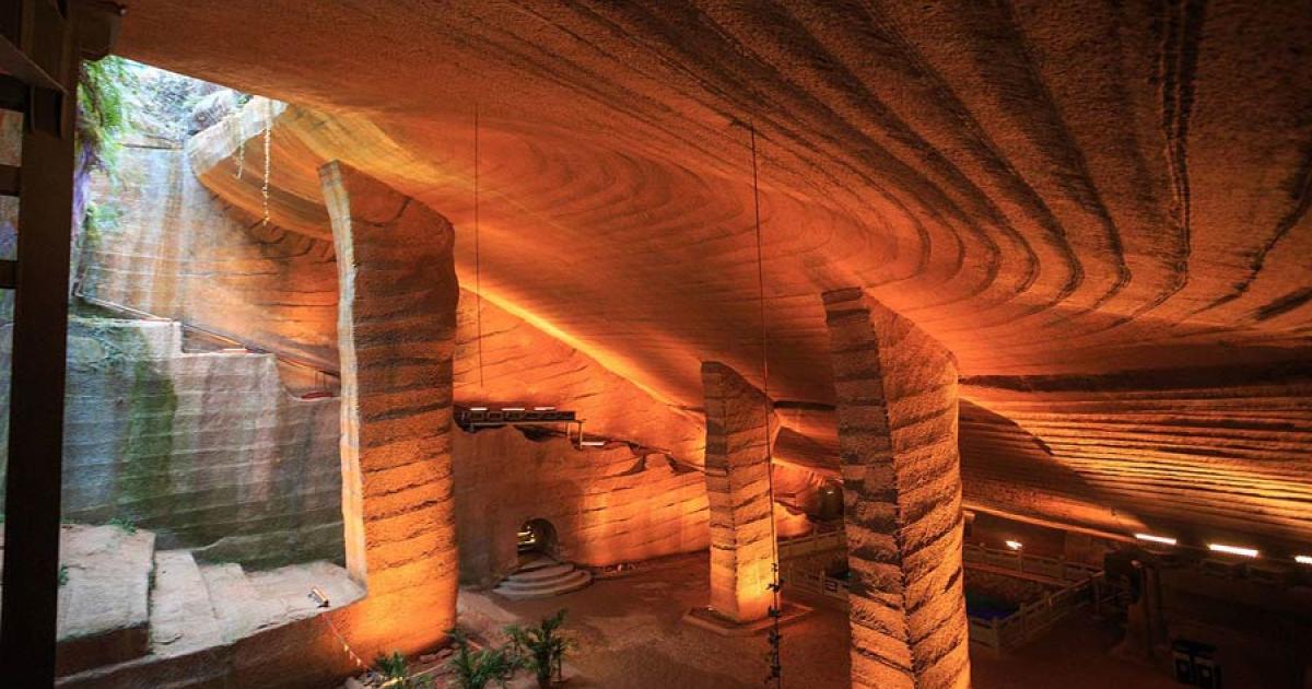 In China the Longyou Caves are known as the ninth wonder of the ancient world. Source: Zhangzhugang / CC BY-SA 4.0